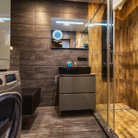 Komedy Deluxe Apartment